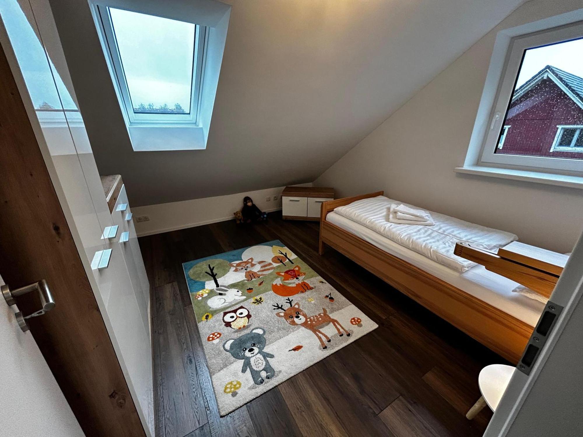 Moderne Ferienwohnung Fuer Familien Im Dachgeschoss Bosau المظهر الخارجي الصورة